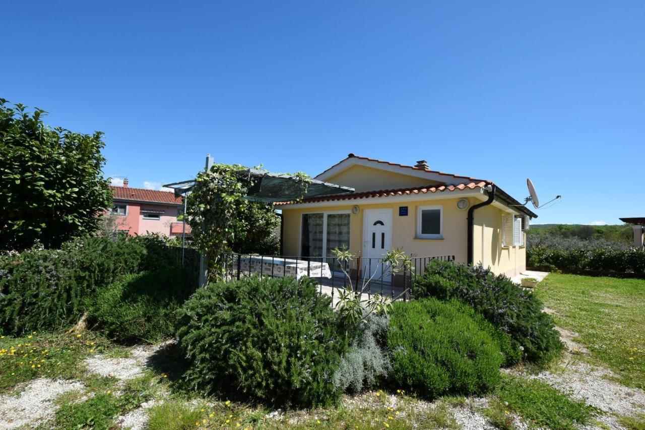 Holiday Home Pere Малинска Экстерьер фото